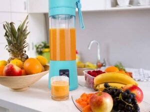 Portable 6-Blade USB Rechargeable Juicer Blender for Smoothies Shakes Baby Food and Outdoor Use | Random Color