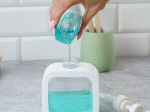 Portable Refillable Soap Dispenser Bottle | 300ml 500ml Clear Pump Bottle for Kitchen Bathroom Shower Lotion Shampoo